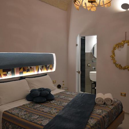 Lovely & Chic Rooms Nei Sassi มาเตรา ภายนอก รูปภาพ
