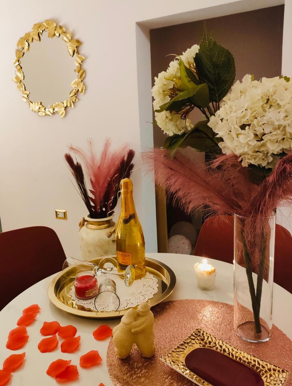 Lovely & Chic Rooms Nei Sassi มาเตรา ภายนอก รูปภาพ